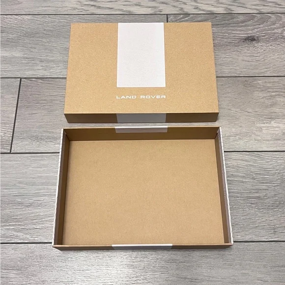 Land Rover Gift Box - Picture 2 of 2